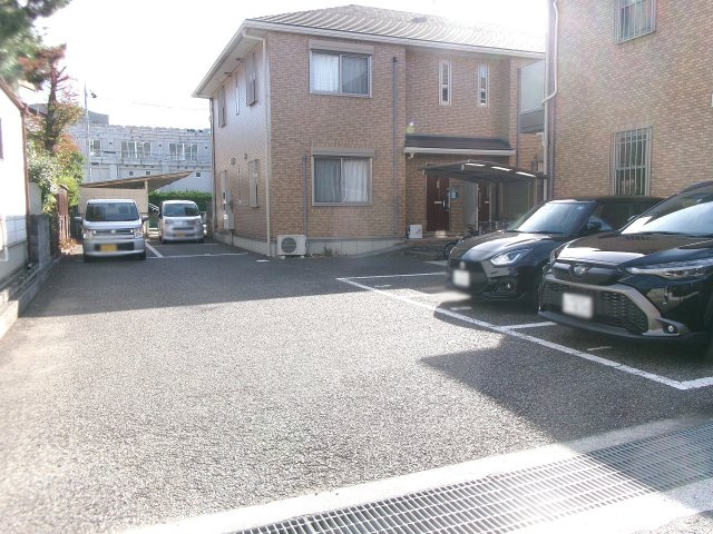 グランディールの駐車場