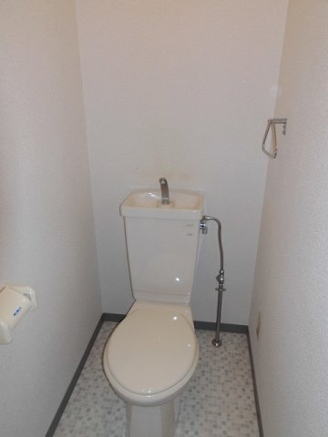 YKハイツ桜町のトイレ