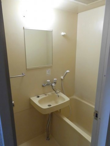 YKハイツ桜町の洗面所