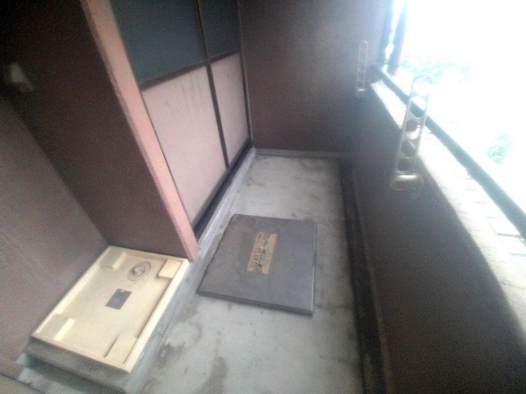 YKハイツ西明石のバルコニー