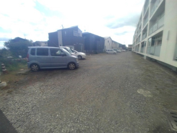 大蔵谷住宅の駐車場