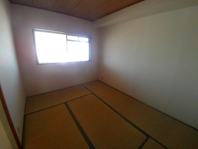 プレジオ王塚台の洋室