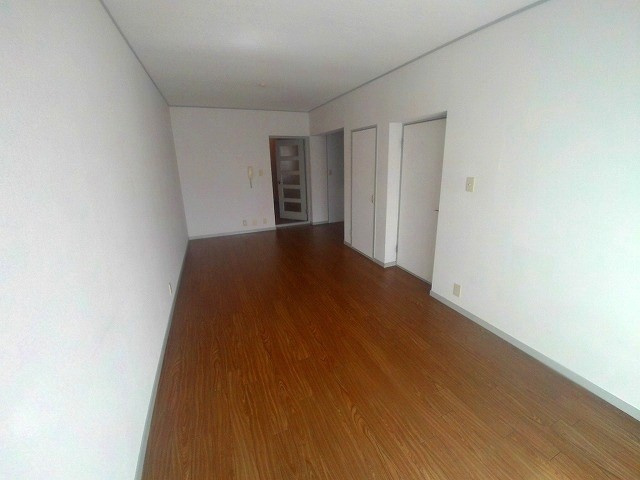 プレジオ王塚台の居間・リビング