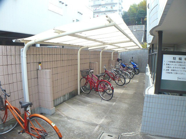 メゾンドリムールの外観|駐輪場