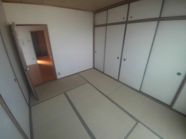 シャトー第一土山の和室