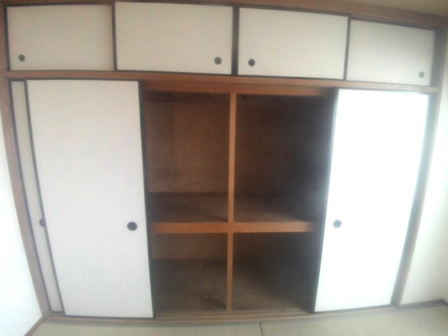 シャトー第一土山の収納