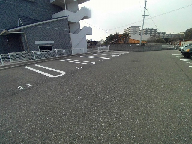 ビューハイツの駐車場