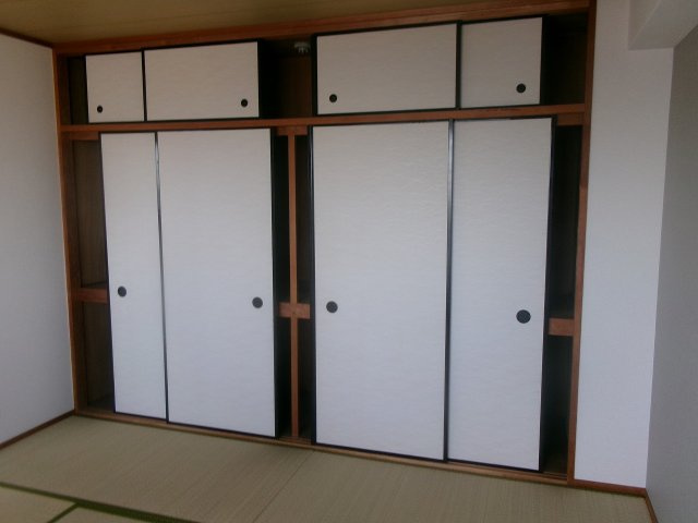 シャトー第一土山の収納
