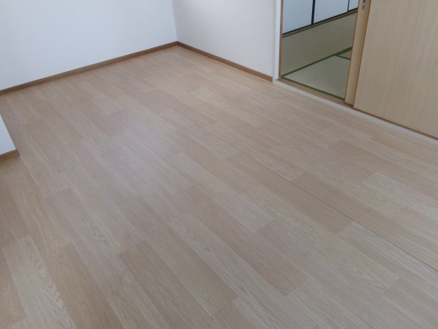 シャトー第一土山の洋室