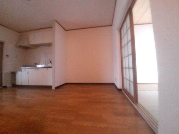 辻王ハイツの居間・リビング