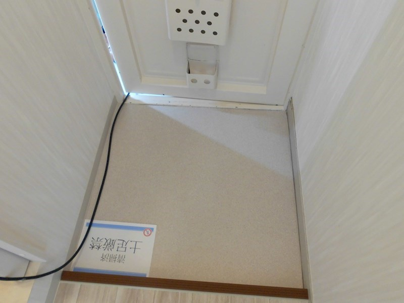 農住団地A棟の玄関