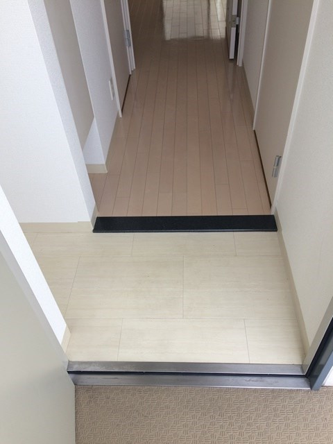 シエルオカモトの玄関