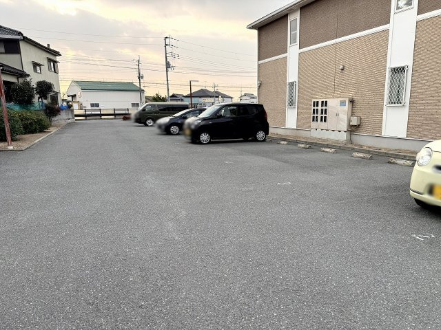 チェリーあいの駐車場