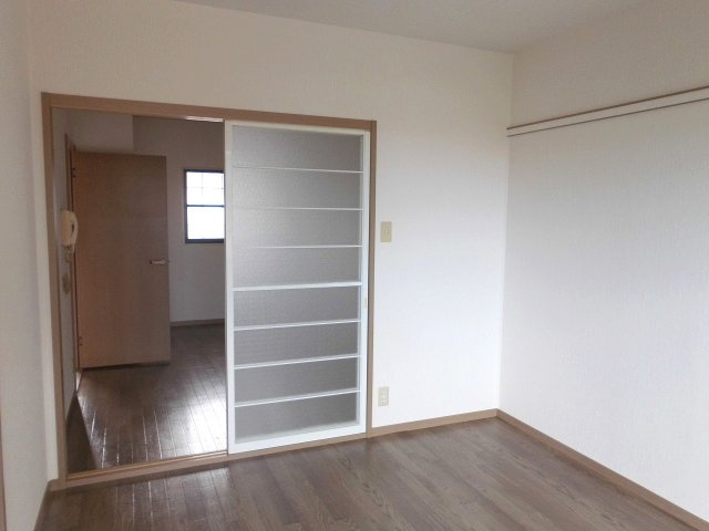 アムールKOHBEの洋室