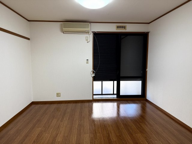 ジュネスの寝室