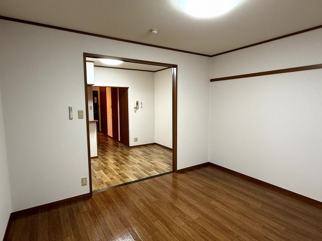 ジュネスの洋室