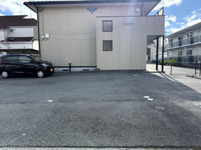 ジュネスの駐車場