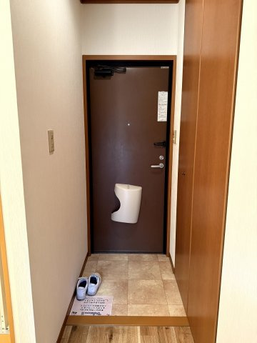 ジュネスの玄関