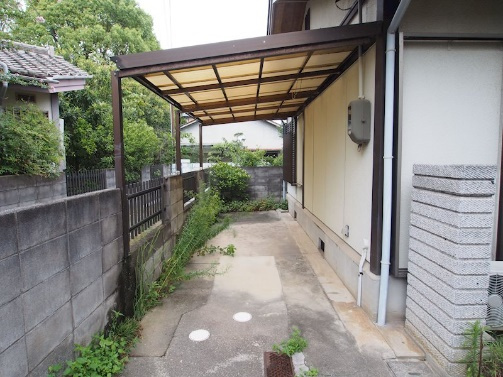 大久保町大窪戸建の駐車場