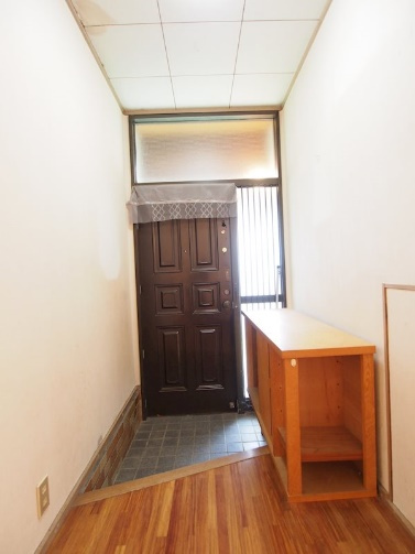 大久保町大窪戸建の玄関|玄関廊下
