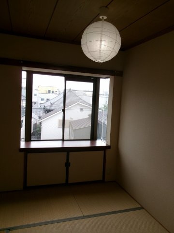 ロイヤルハイツ太寺の和室