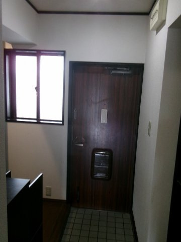 ロイヤルハイツ太寺の玄関