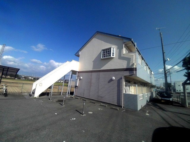 メゾン6番館の駐車場
