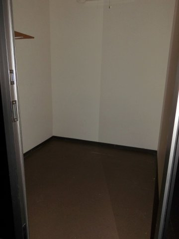 魚の棚店舗の洋室