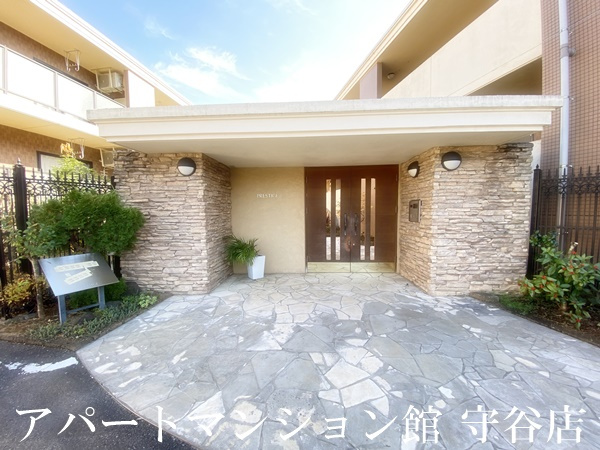 PRESTIGEのエントランス