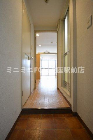 Y`s朝潮橋駅前の玄関