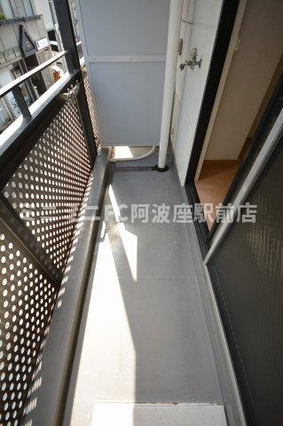 Y`s朝潮橋駅前のバルコニー