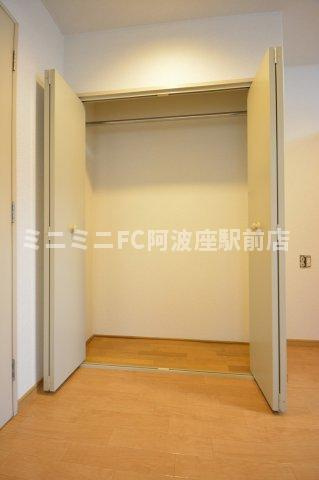Y`s朝潮橋駅前の収納