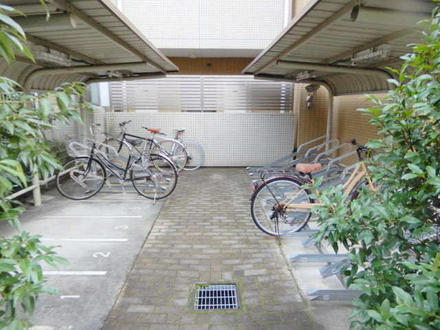 サンパティーク自由が丘のその他共用部分|★敷地内屋根付き駐輪場★