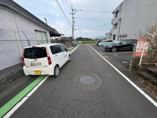 都城市大王町の売地の前面道路含む現地写真