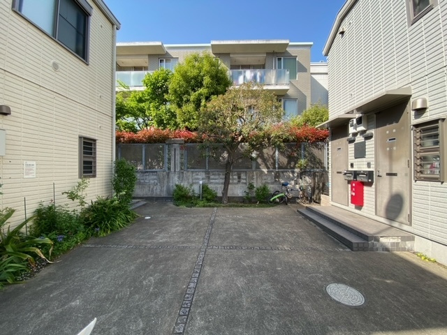 ＳＵＮＮＹ　ＣＯＵＲＴ　Ａのエントランス