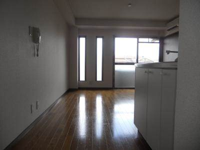 Ｙ’ｓマンション（ワイズマンション）の展望|玄関から