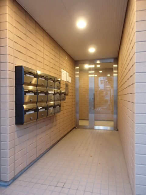 目黒区大岡山１丁目の賃貸マンションのロビー|管理状況良好です。