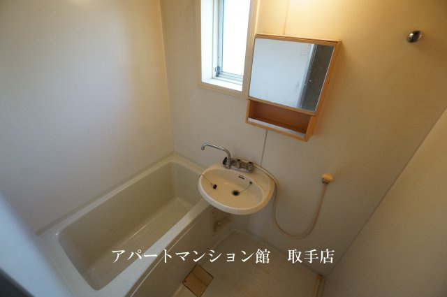 ガーデンハウス１号館の浴室