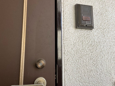 【防犯設備】 | 朝日プラザ南橋本 | 室内の防犯設備もチェックしましょう！モニター付きインターホンが設置されているか、防犯シャッターが設備されているか、ベランダに人が上がってきにくい高さかなどチェックしておくと入居後も安心できるでしょう。