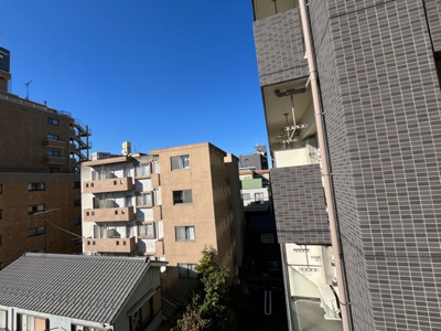 【展望】 | 朝日プラザ南橋本 | 眺望を気にして物件を探す場合、前面に建物が建っていないか現地で確認しましょう！前面に建物があると景色はもちろん、日当たりや風通しにも影響が出てきます。住んだ時のことを想像しながら現地見学をしましょう。
