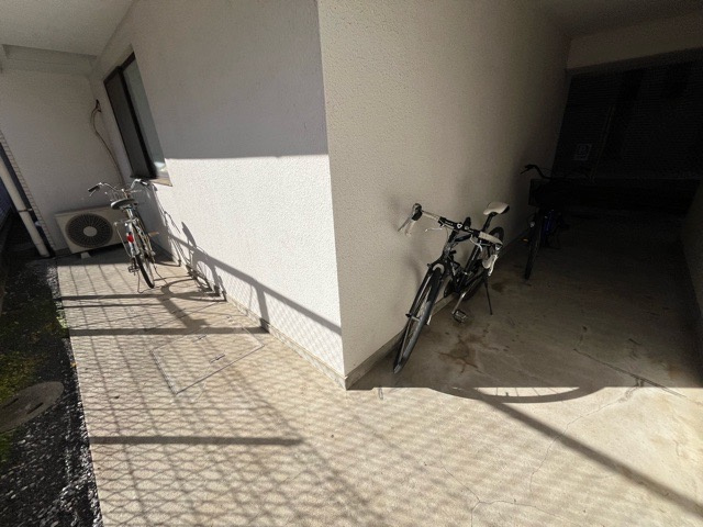 【駐輪場】 | 朝日プラザ南橋本 | マンションの駐輪場は、事前に空きがあるか確認を取ると安心です。せっかく入居したのに駐輪スペースがない！なんてことになったら大変ですよね。そこで、内見時や購入前にはまず事前に確認しておくと良いでしょう。