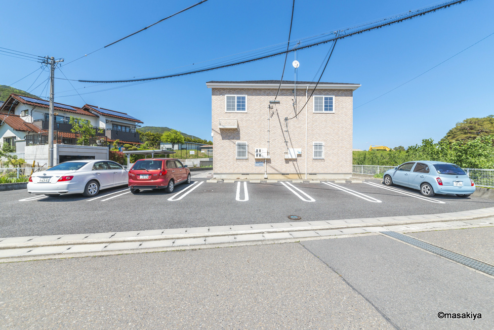 ジョナサンの駐車場|駐車場　2台目あります。