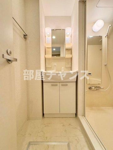 KDXレジデンス神宮前の独立洗面台