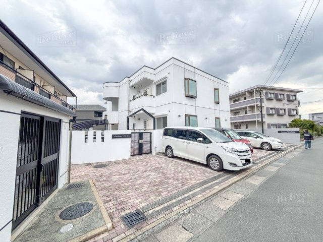 レジデンシャルウエストサイドの外観|綺麗な外観です☆