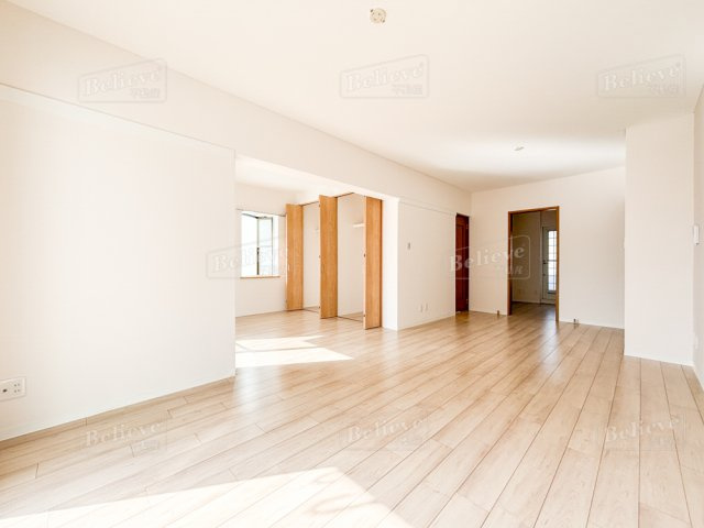 レジデンシャルウエストサイドの居間・リビング|広いリビング☆