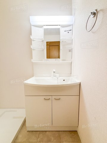 レジデンシャルウエストサイドの洗面所|広い洗面スペースです★