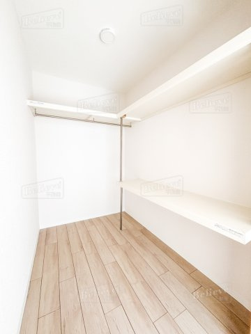 レジデンシャルウエストサイドの収納|ウォークインクローゼットなので収納豊富です★