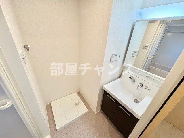 ラタンの独立洗面台