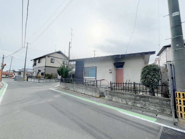 郡山市富田町坦ノ腰　富田小・富田中　住宅用地の前面道路含む現地写真