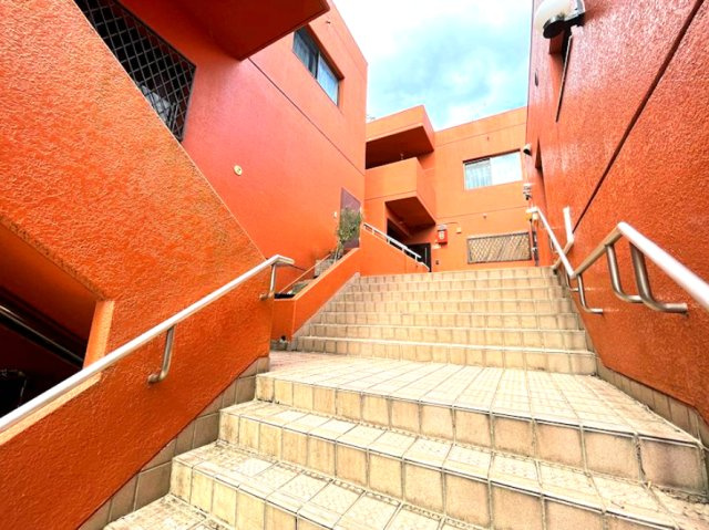 高槻ハイツの外観|外はこのようになっています